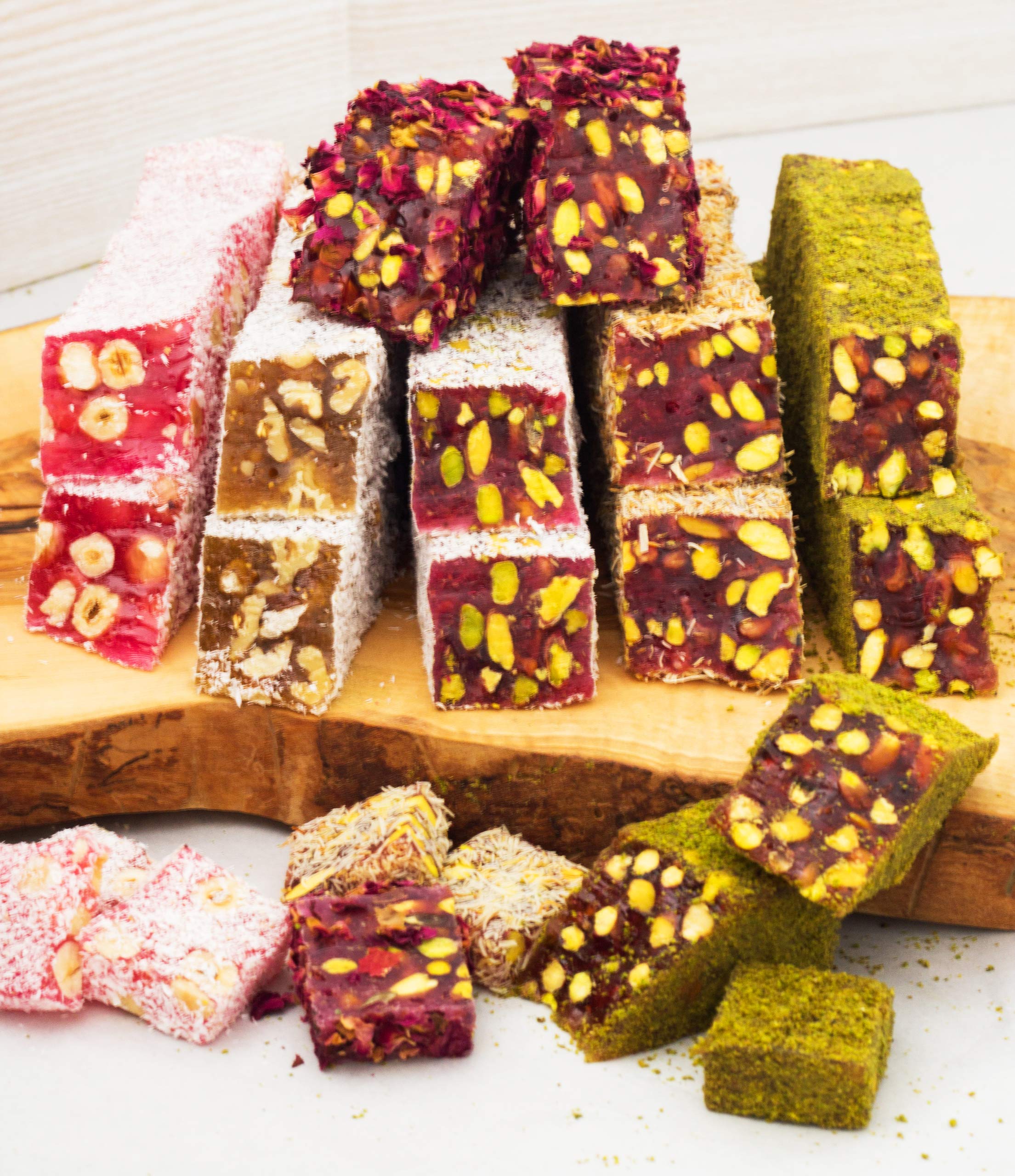 Çerez Pazarı Turkish delight on a plate beside tea for easy serving benefit