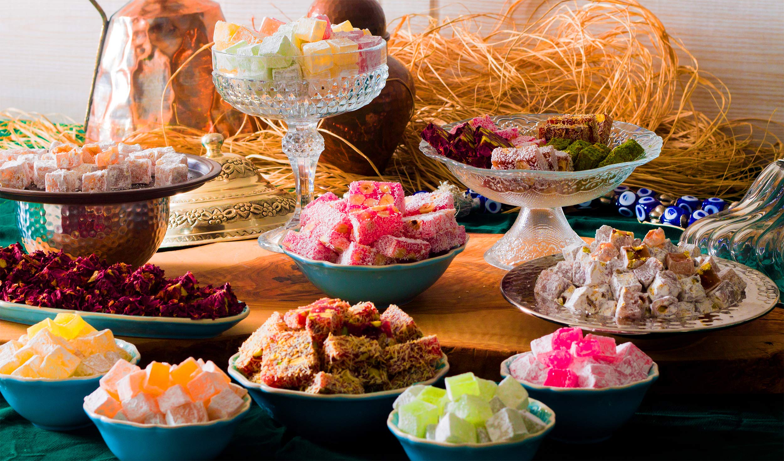Çerez Pazarı served with tea illustrating traditional pairing and elegant serving idea