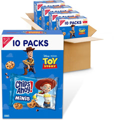 Chips Ahoy! front packaging showing 40 snack packs for easy storage and grab-and-go