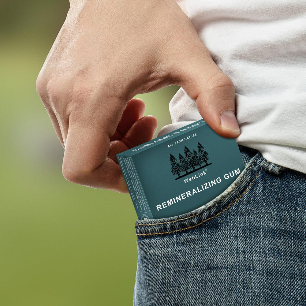 CURIPLAYA gum pack on a travel bag illustrating airport and commuting freshness
