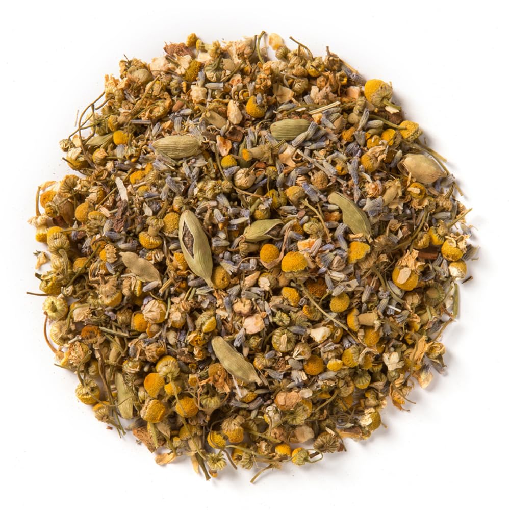 Davidson's loose leaf close-up showing leaf texture and spice pieces for fuller flavor