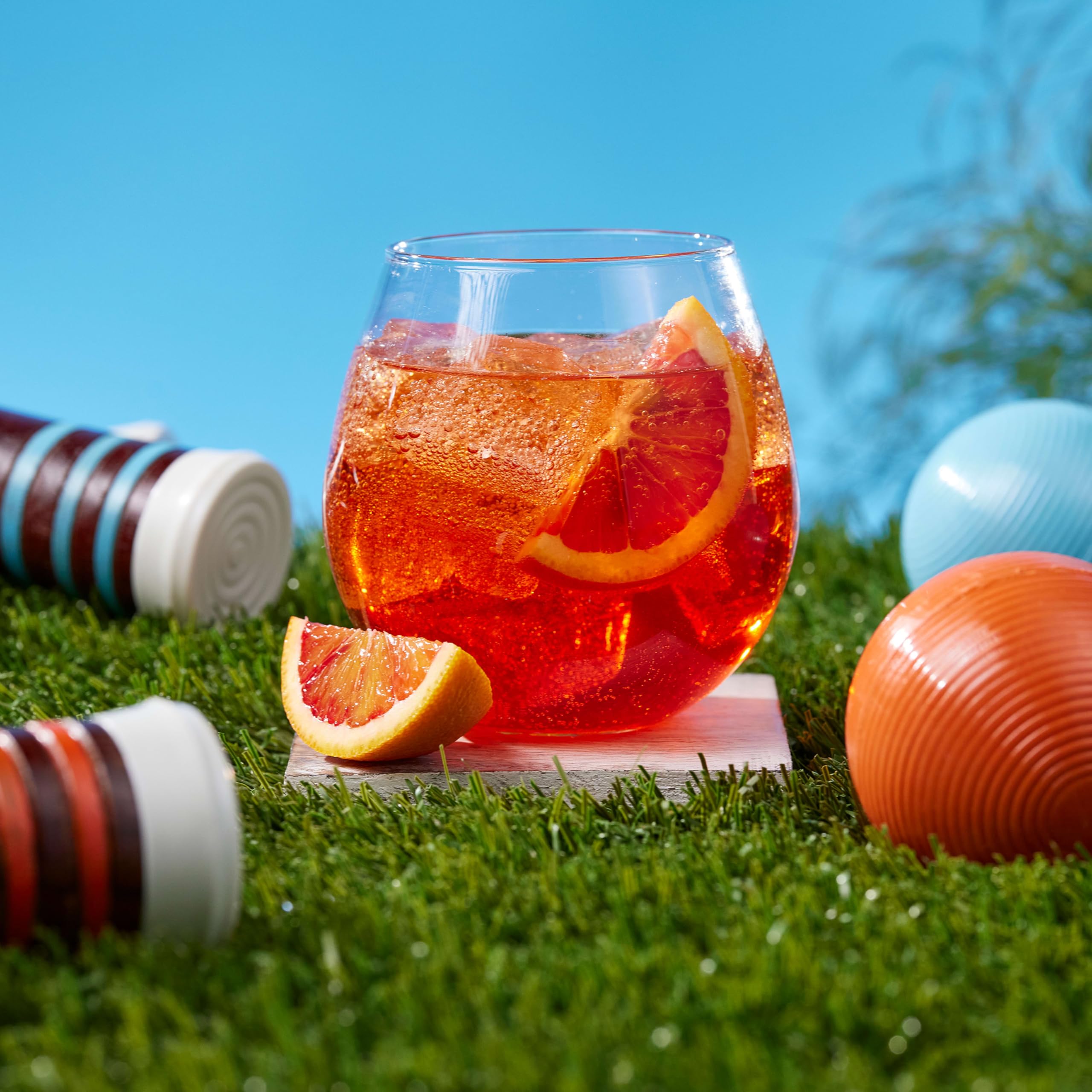 Iced tea with a splash of DaVinci Gourmet highlighting bright citrus lift and refreshing taste