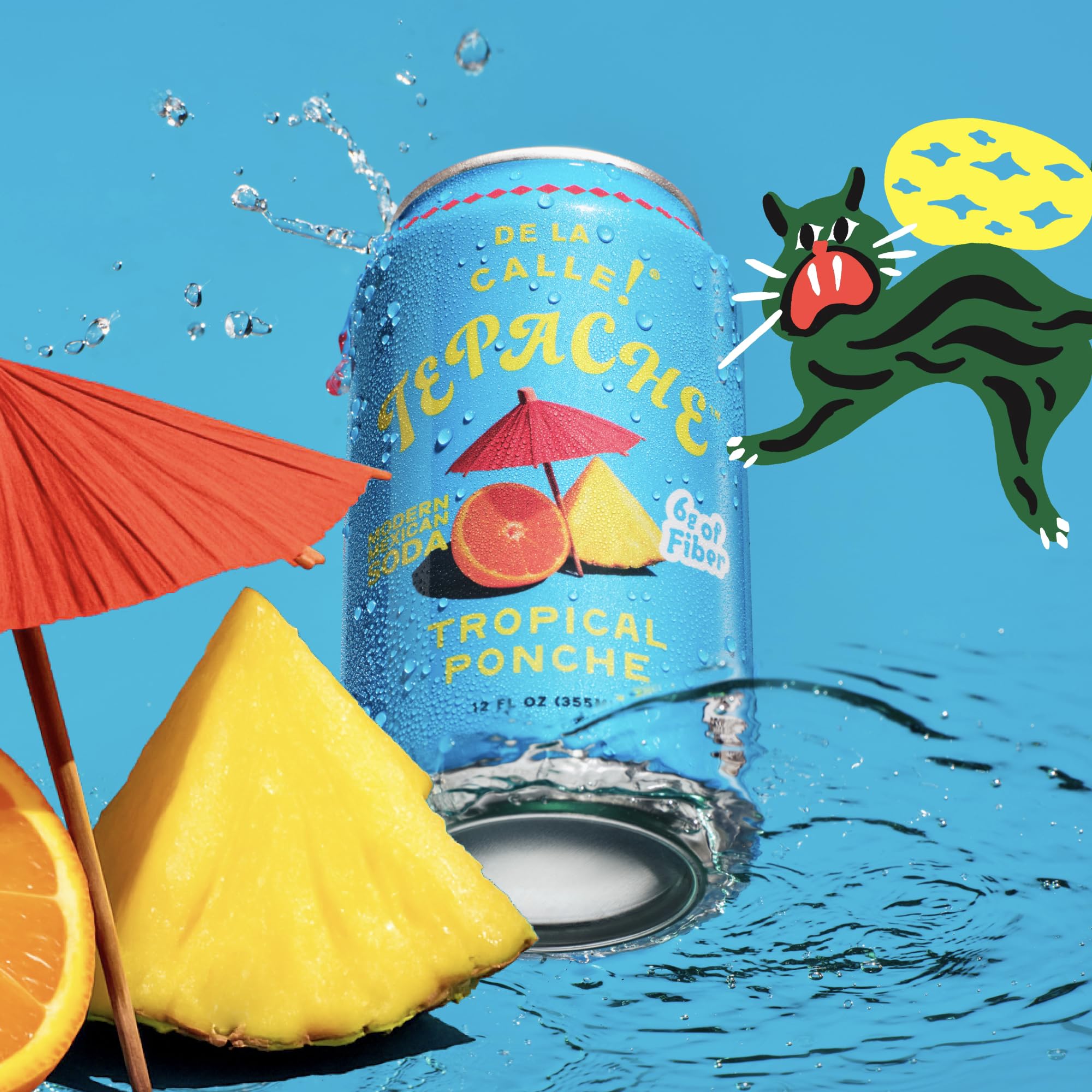 De La Calle poured glass with sparkling foam emphasizing lively carbonation