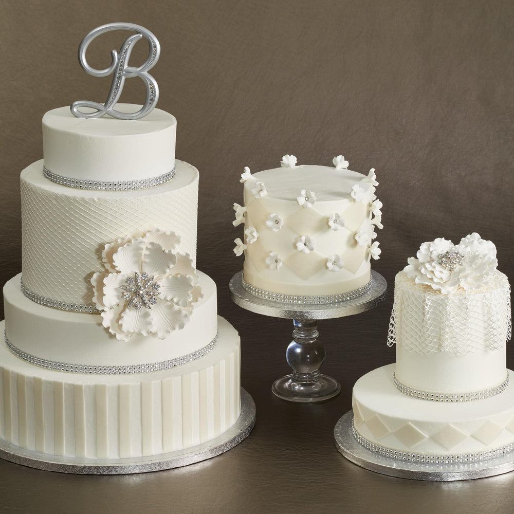 Styled dessert table featuring DecoPac Pearl Shimmer used for professional finishes