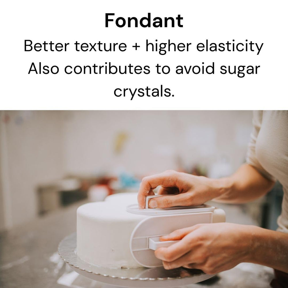 Deiman powder measured on scale with scoop for accurate dosing and reproducible batches