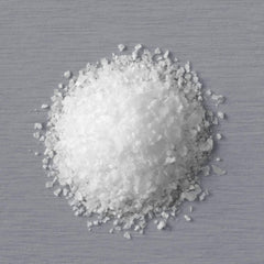 Diamond Crystal flake close-up revealing light flakes for fast dissolution and seasoning