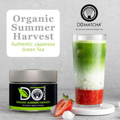 DoMatcha close-up of fine powder texture, demonstrates smooth mixing benefit