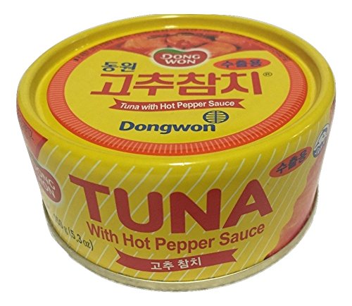 DONG WON close-up of tuna texture and vegetables revealing chunky flakes