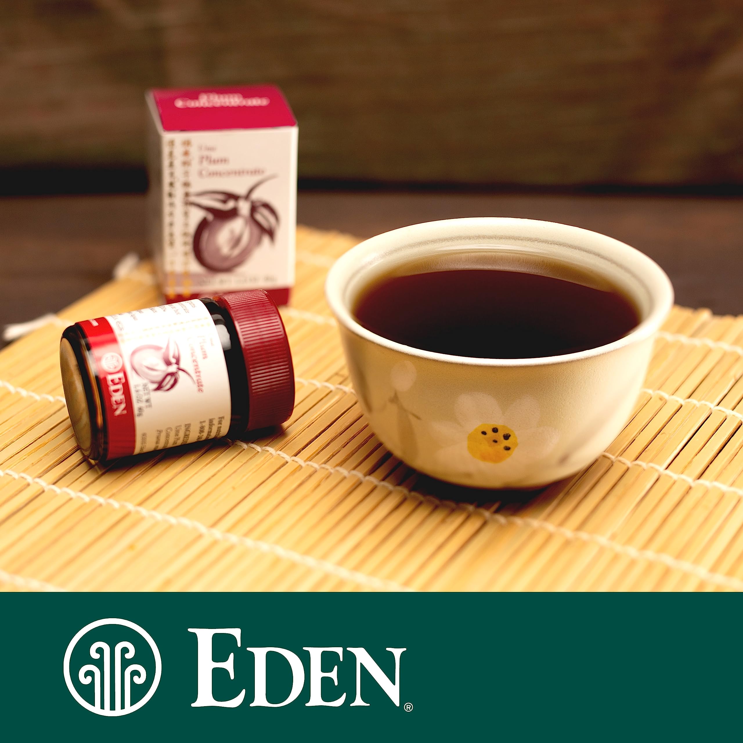 Eden bainiku ekisu texture closeup showing thick, glossy concentrate for strong flavor