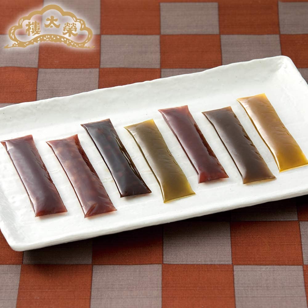 榮太樓總本鋪 Okinawa brown sugar yokan close-up showing deep caramelized notes