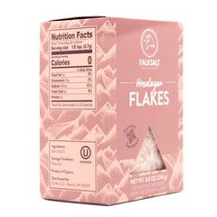 Falksalt close-up of pyramid-shaped flakes highlighting delicate texture and crunch benefit