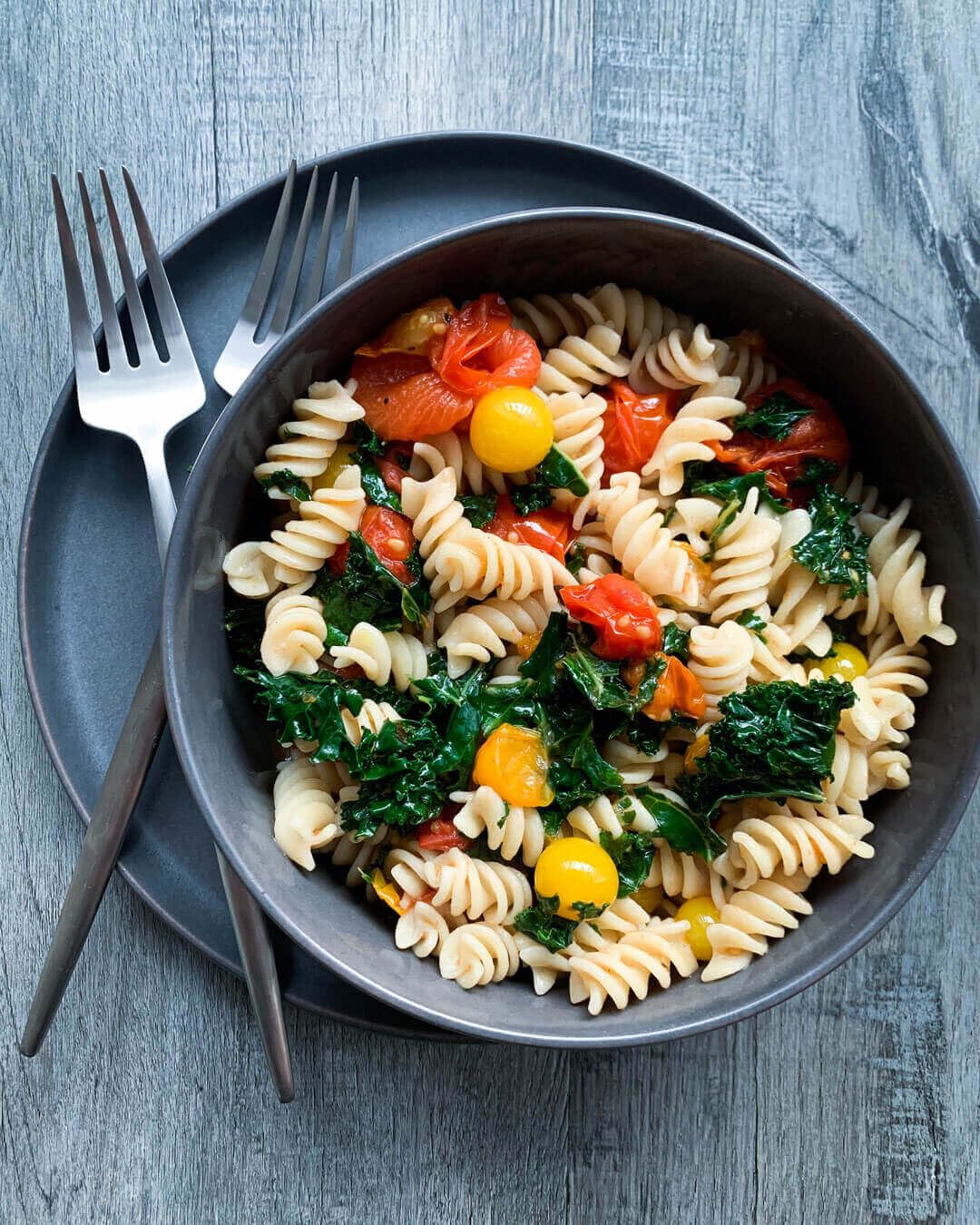 Fiber Gourmet close-up of rotini texture highlighting firm bite