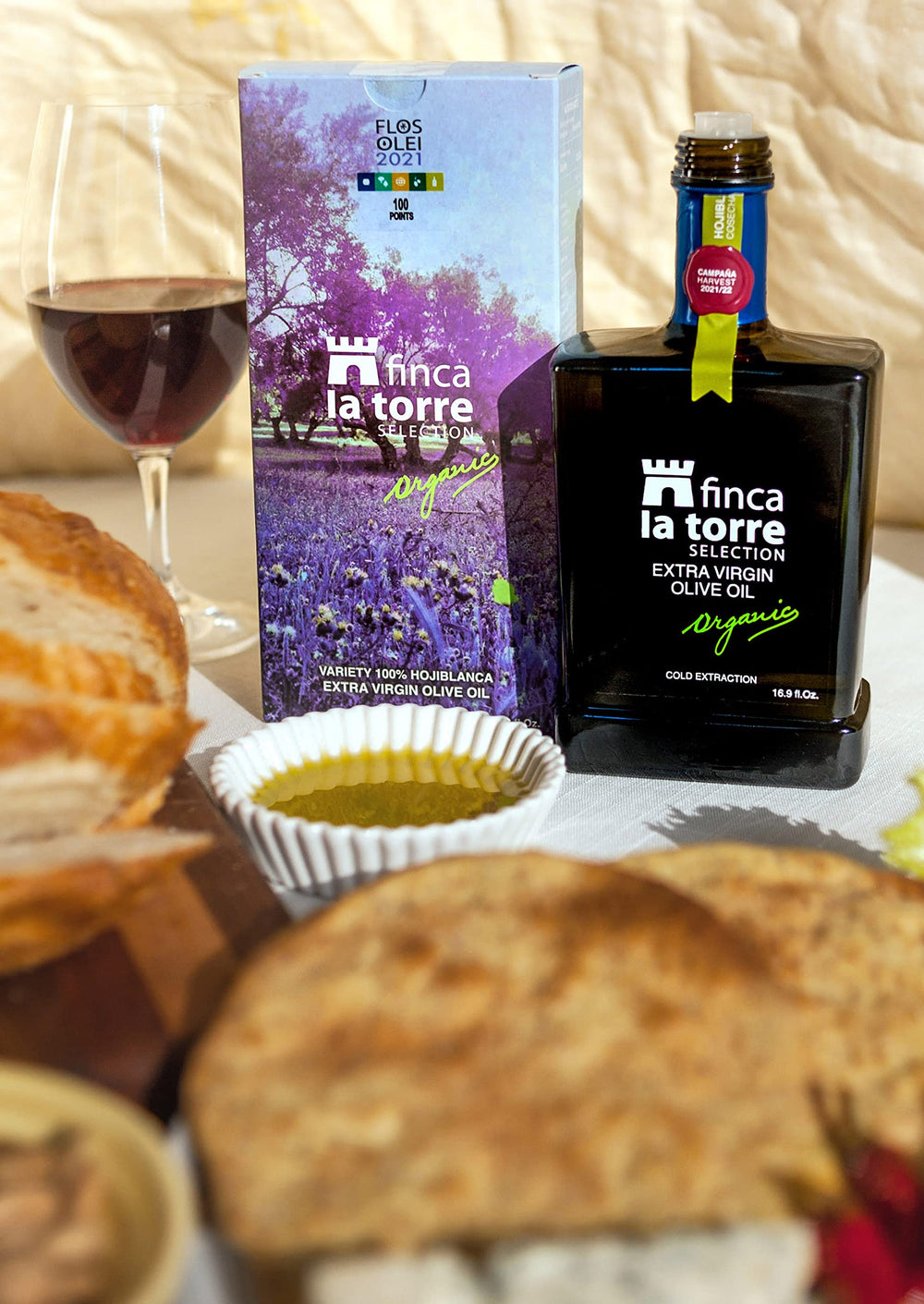 Finca La Torre oil texture pool demonstrating rich color and viscosity