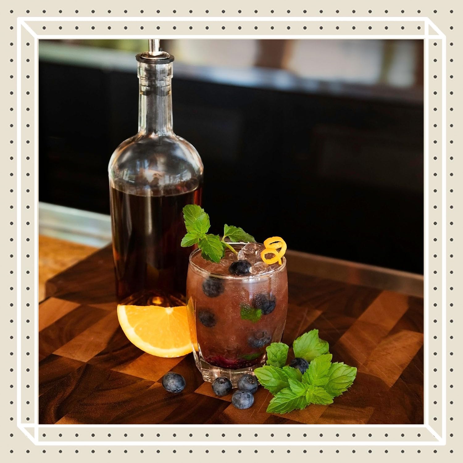 Finest Call patented pour closure dispensing syrup for fast, accurate bar service benefit