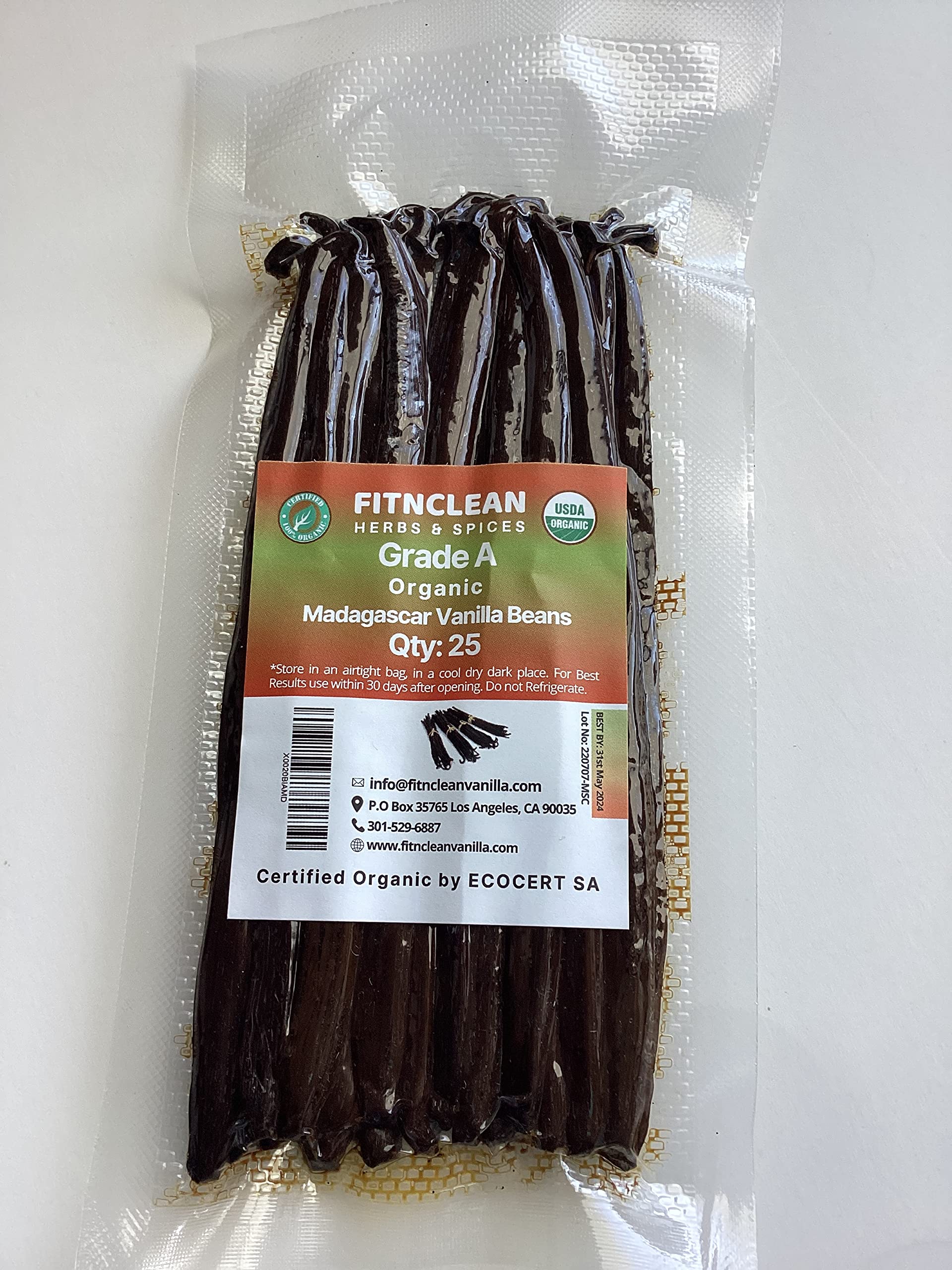 FITNCLEAN vanilla single pod close-up revealing oily sheen and supple texture for easy scraping