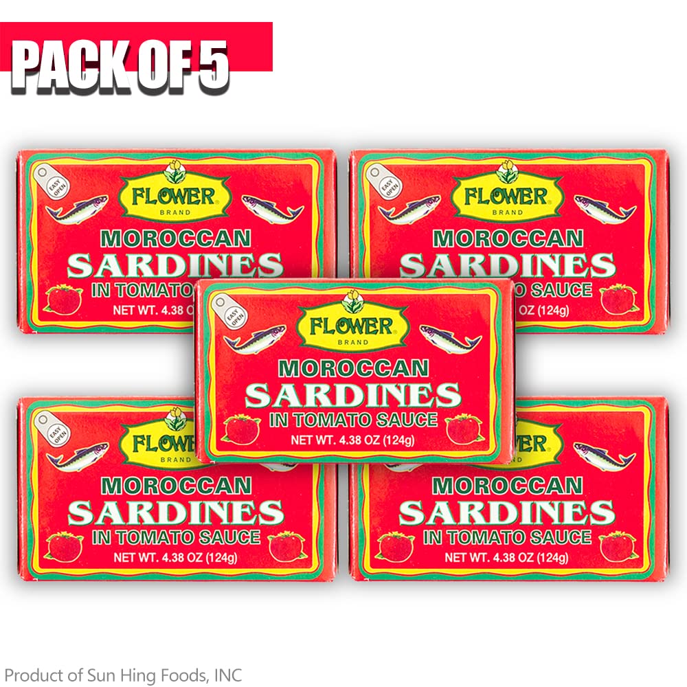 Close-up of sardine texture in sauce with visible flakes, Flower quality and rich flavor