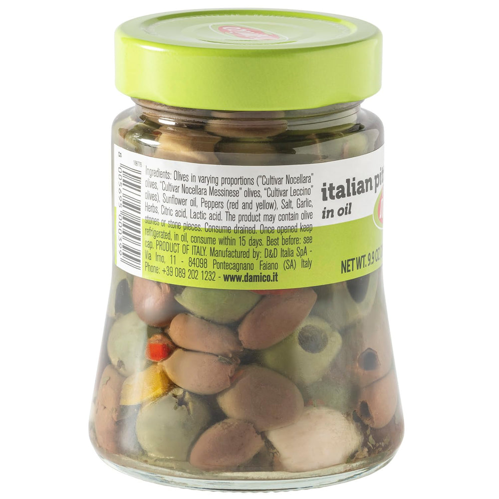 Fratelli D'Amico close-up of mixed pitted olives texture, highlights variety and mouthfeel benefit