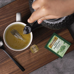 Gaudum Twinings tea bag detail with visible tag and string benefit