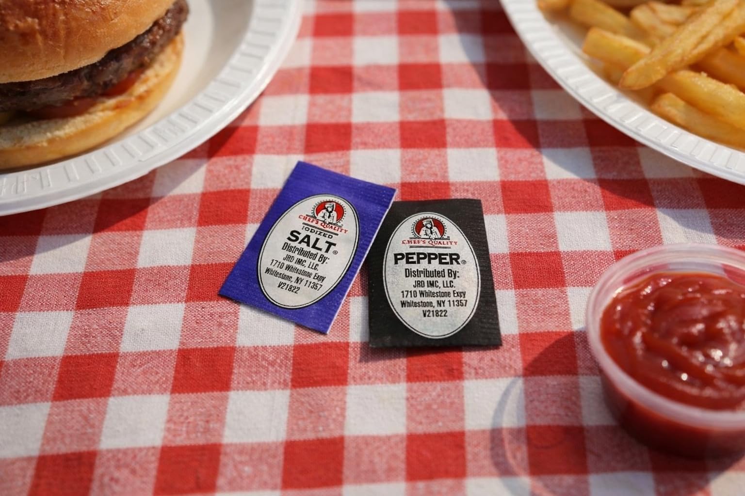 Generic outdoor dining scene using packets for hygienic serving