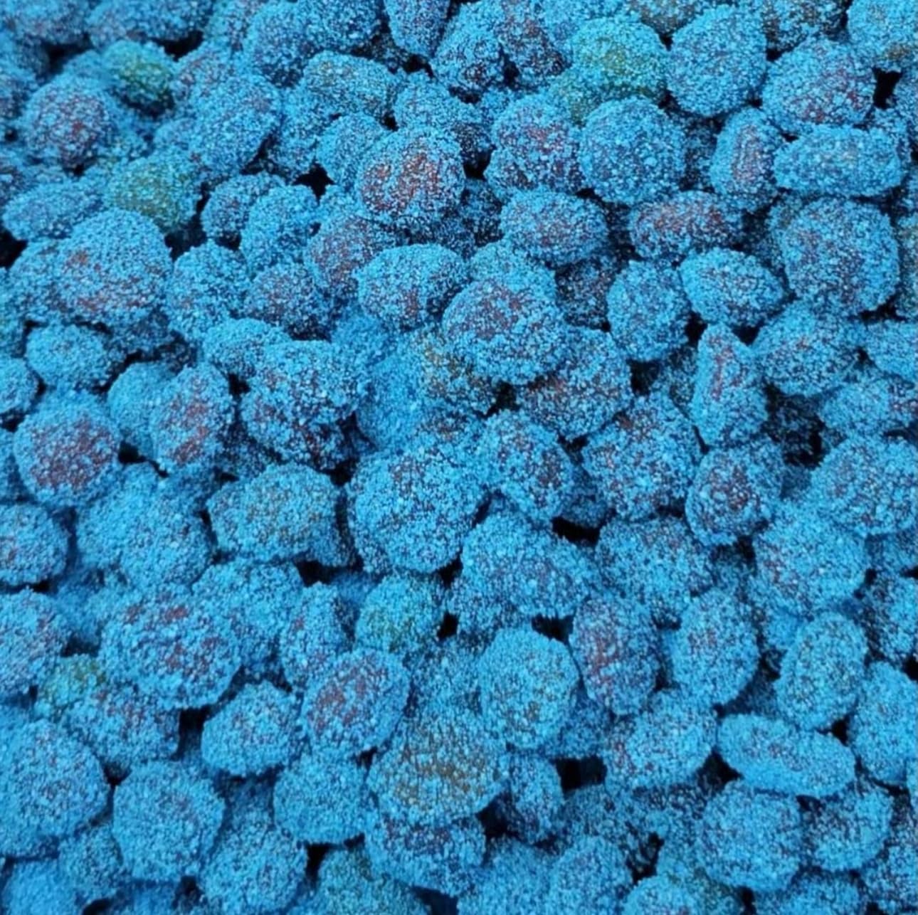 Generic brand front packaging showing bold blue raspberry flavor and viral appeal