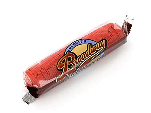 Gerrit's close-up of strawberry licorice roll texture highlighting soft chew and bright color