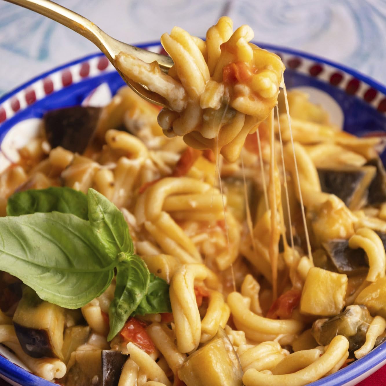 Giadzy taccole shape detail highlighting curved tubes that trap chunky sauces