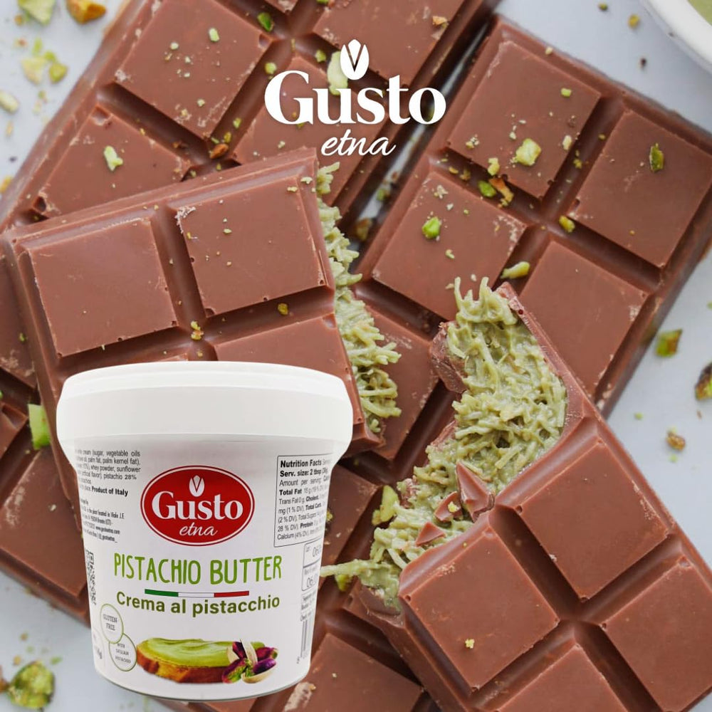 GUSTO ETNA scoop from tub demonstrates easy portioning and consistent creaminess