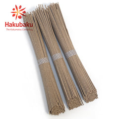 Hakubaku close-up of stone-milled buckwheat noodle texture, shows hearty bite