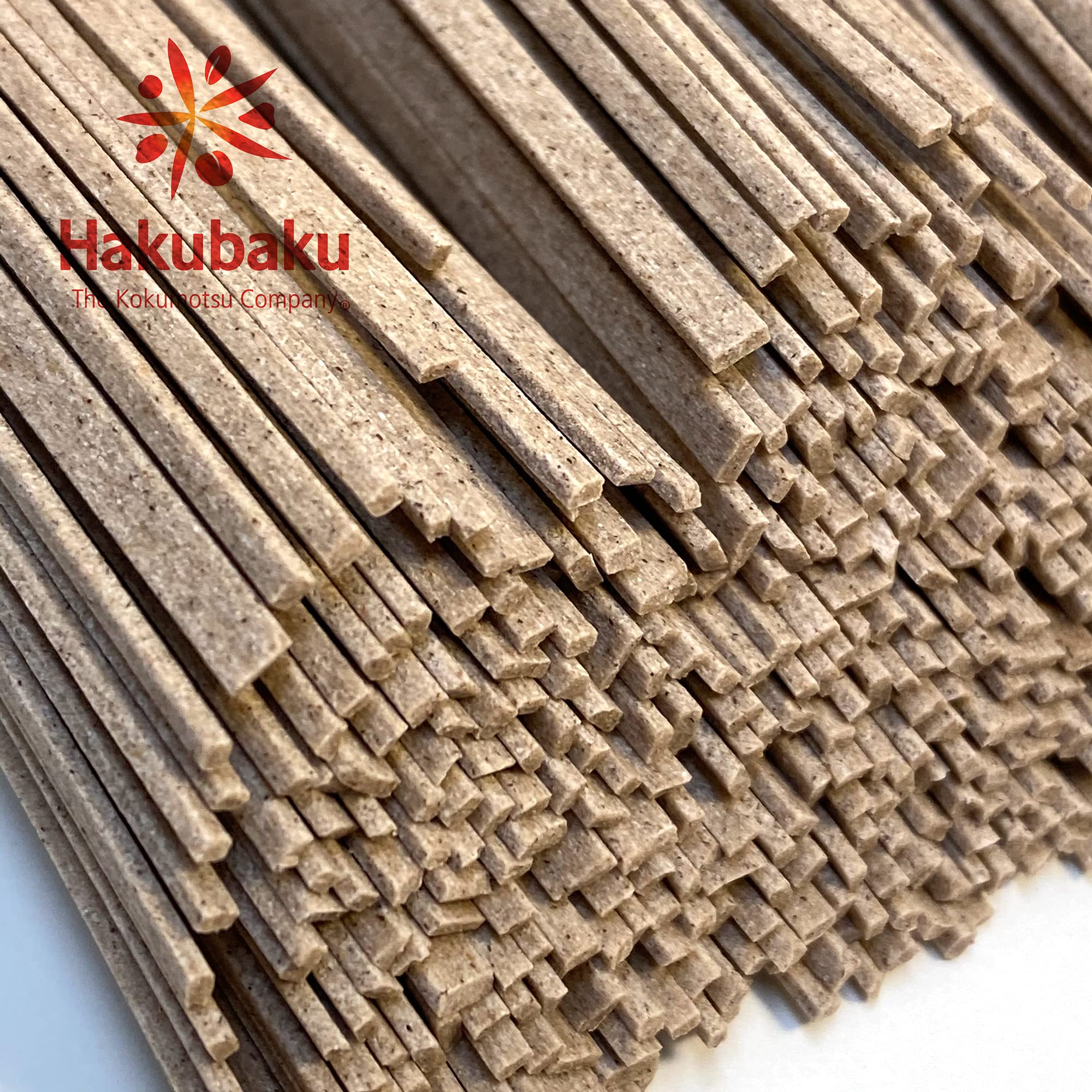 Hakubaku noodles in bowl with sobayu and dipping sauce, demonstrates traditional serving