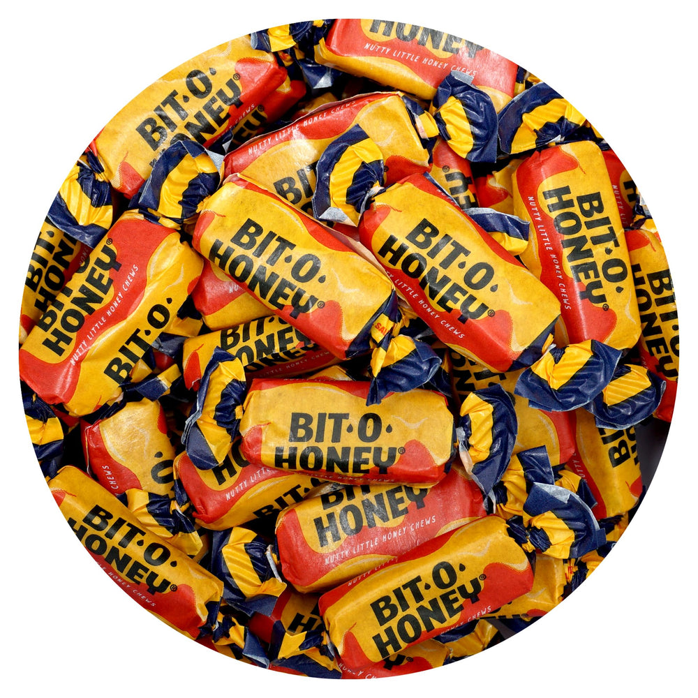 The Hampton Popcorn Company front packaging showing 2-pound bag and branding, convenient gifting