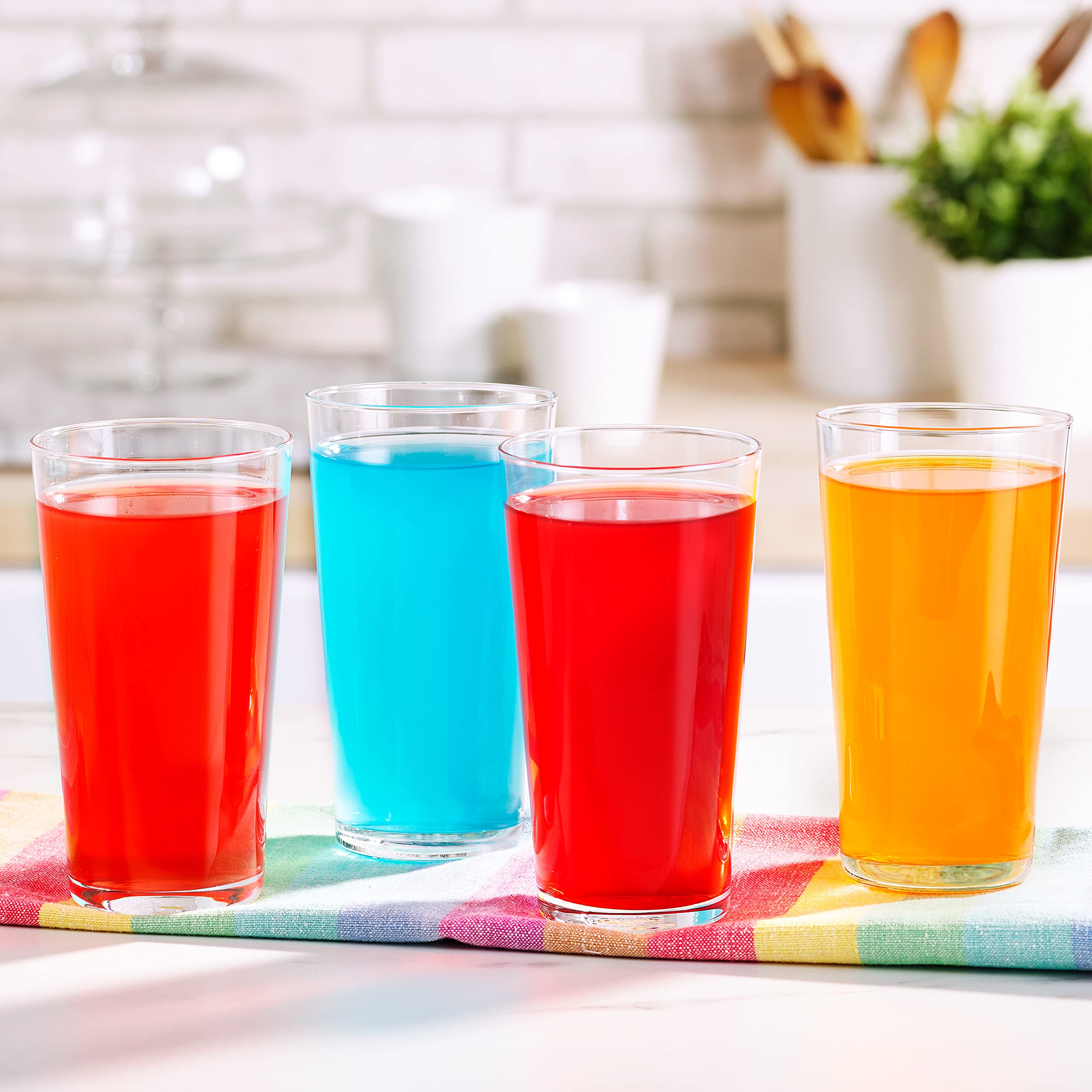 HAWAIIAN PUNCH grouped bottles of Green Berry Rush showing multi-pack convenience