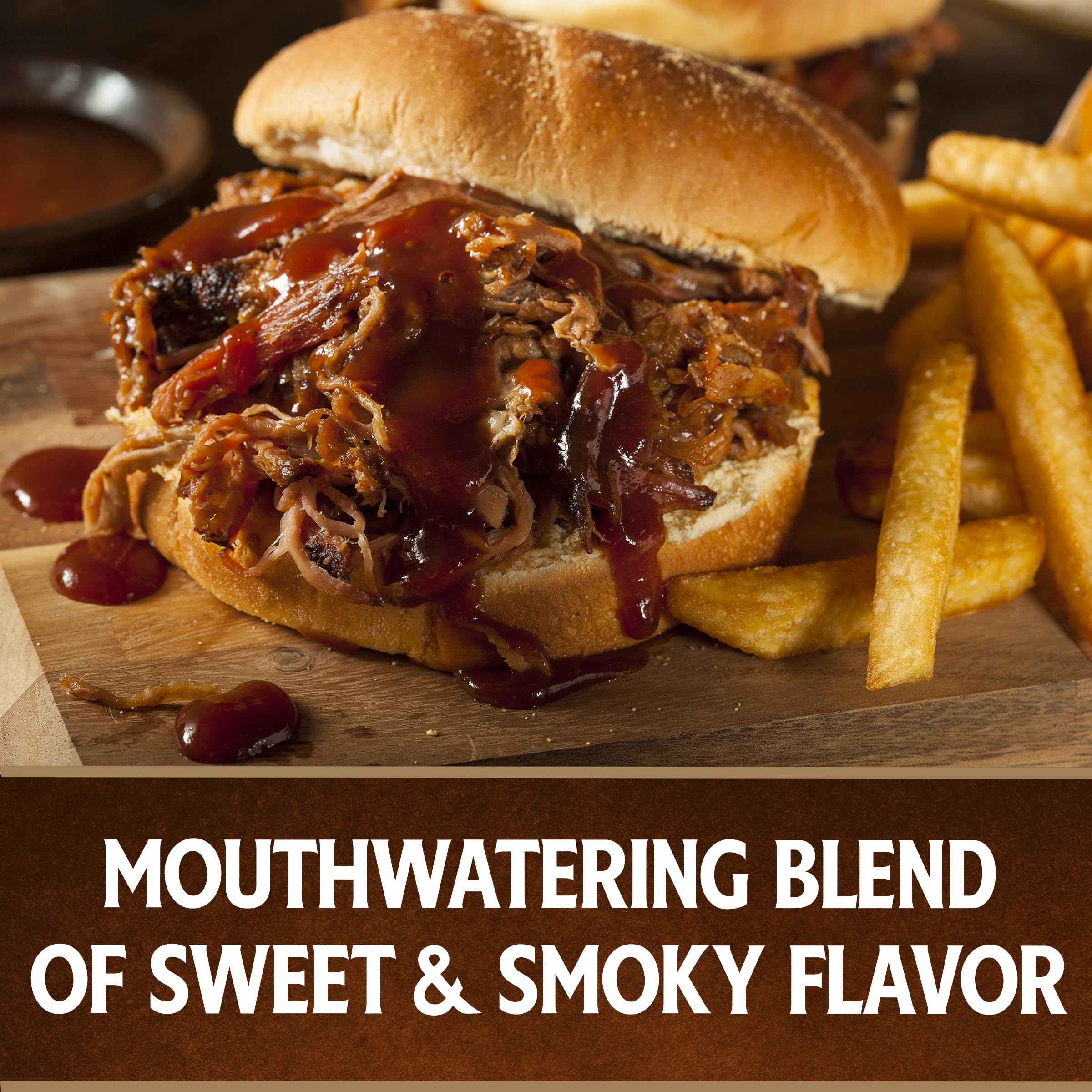 HEINZ close-up of sauce texture highlighting rich smoky-sweet flavor