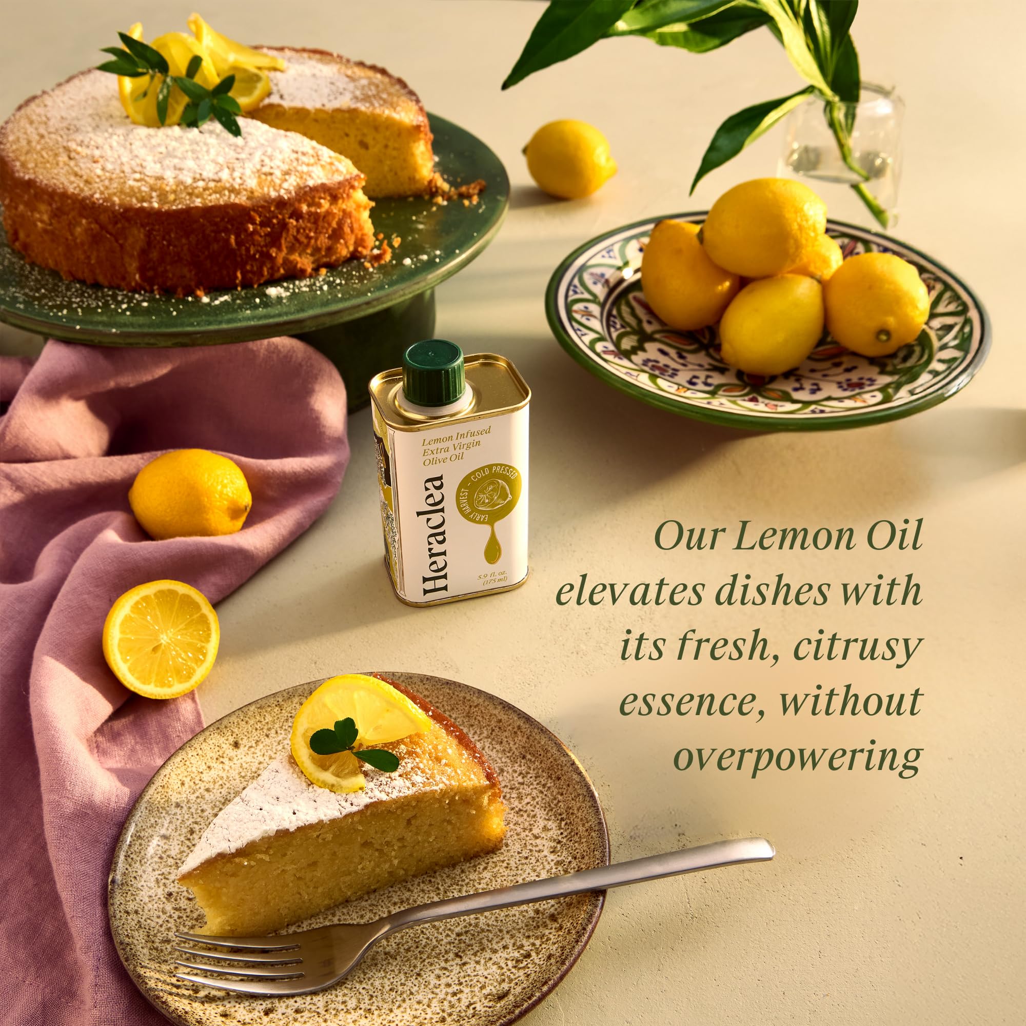 Heraclea oil texture close-up showing glossy pour and rich polyphenol body