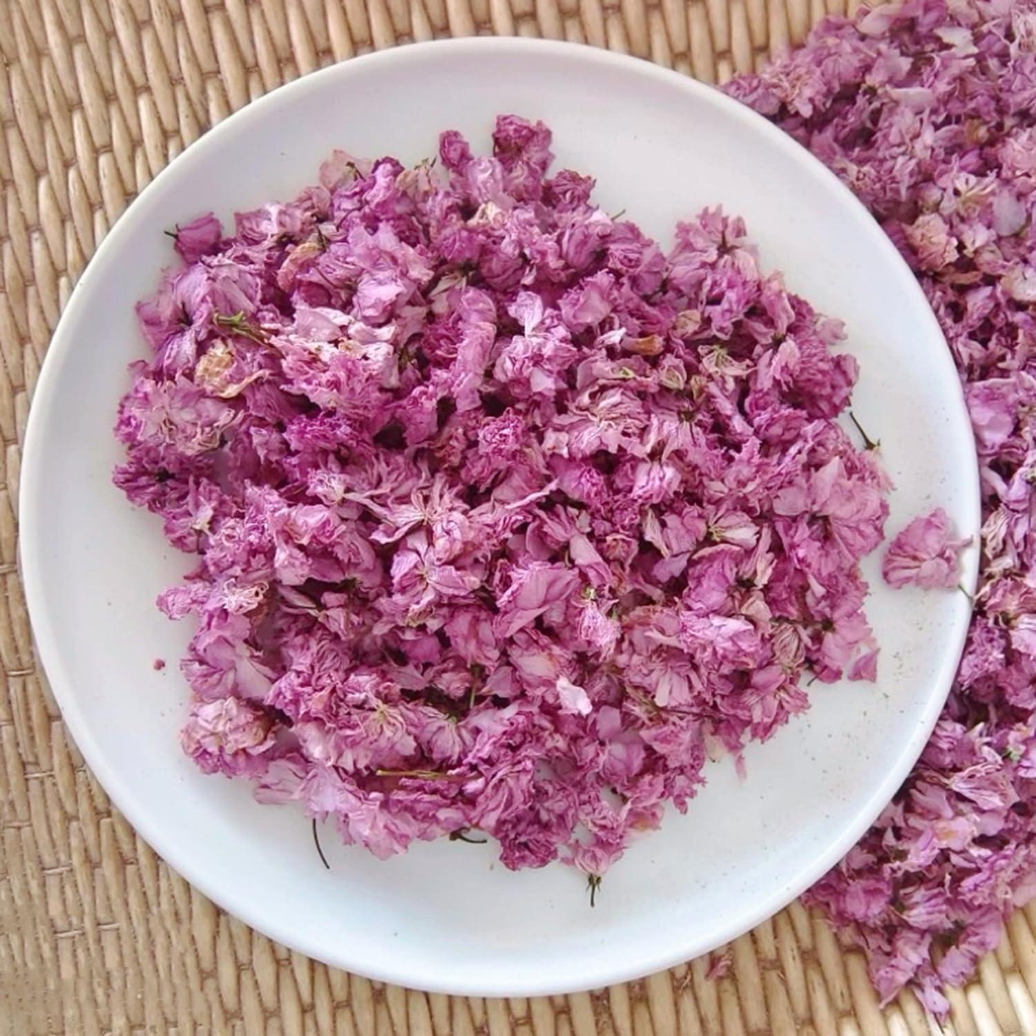 HOLFLYING sprinkled blossoms decor on cake, enhances dessert presentation and color
