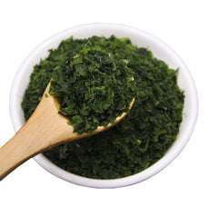 HOLFLYING flakes sprinkled on soup bowl, adding savory sea flavor and visual appeal