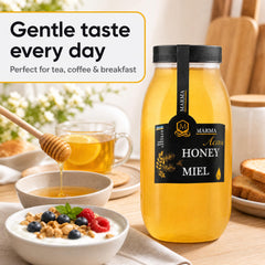 HONIGMA honey pouring into tea highlighting smooth dissolve and flavor