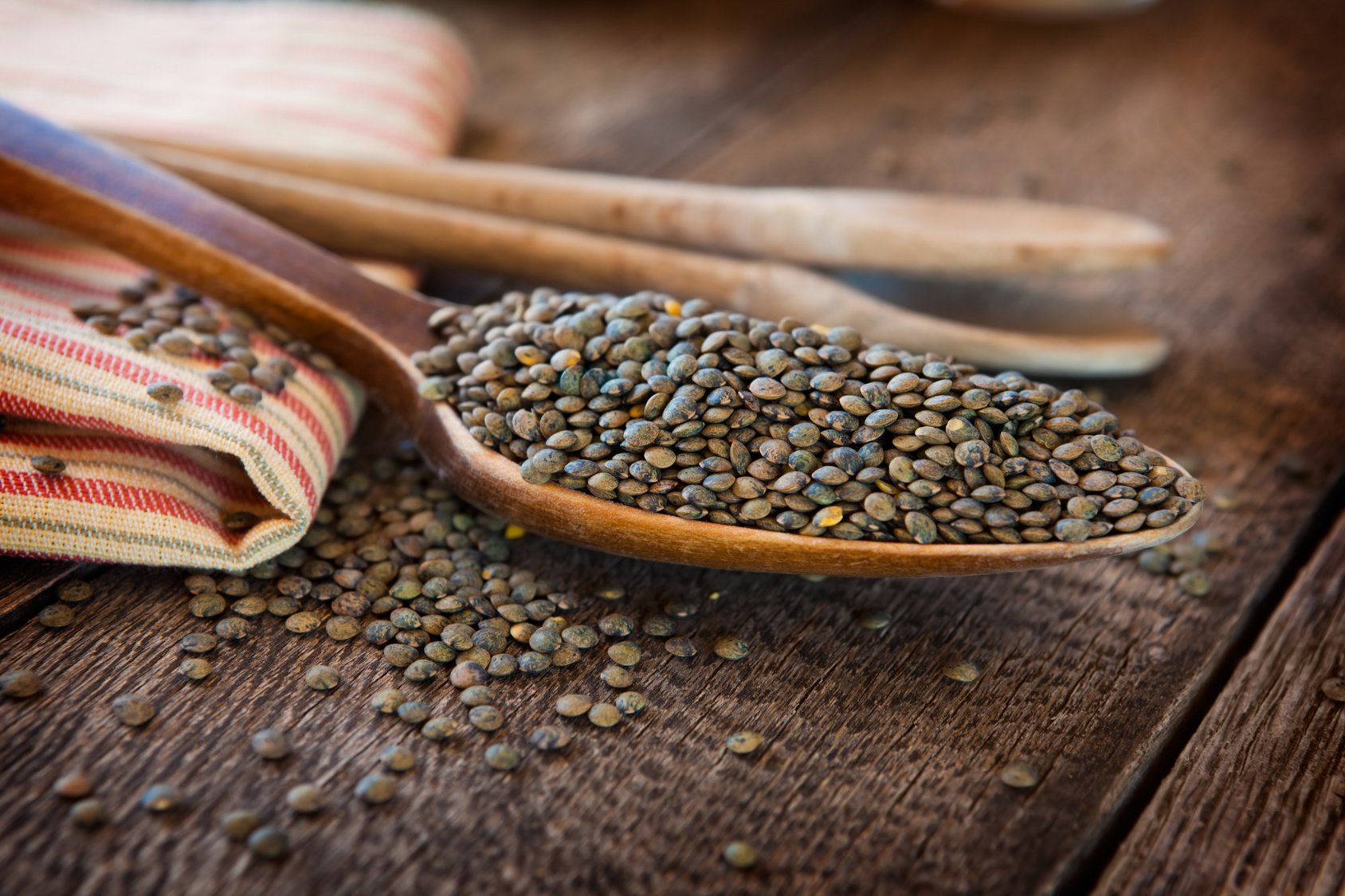 Hunza macro shot of lentil texture highlighting firm, peppery quality