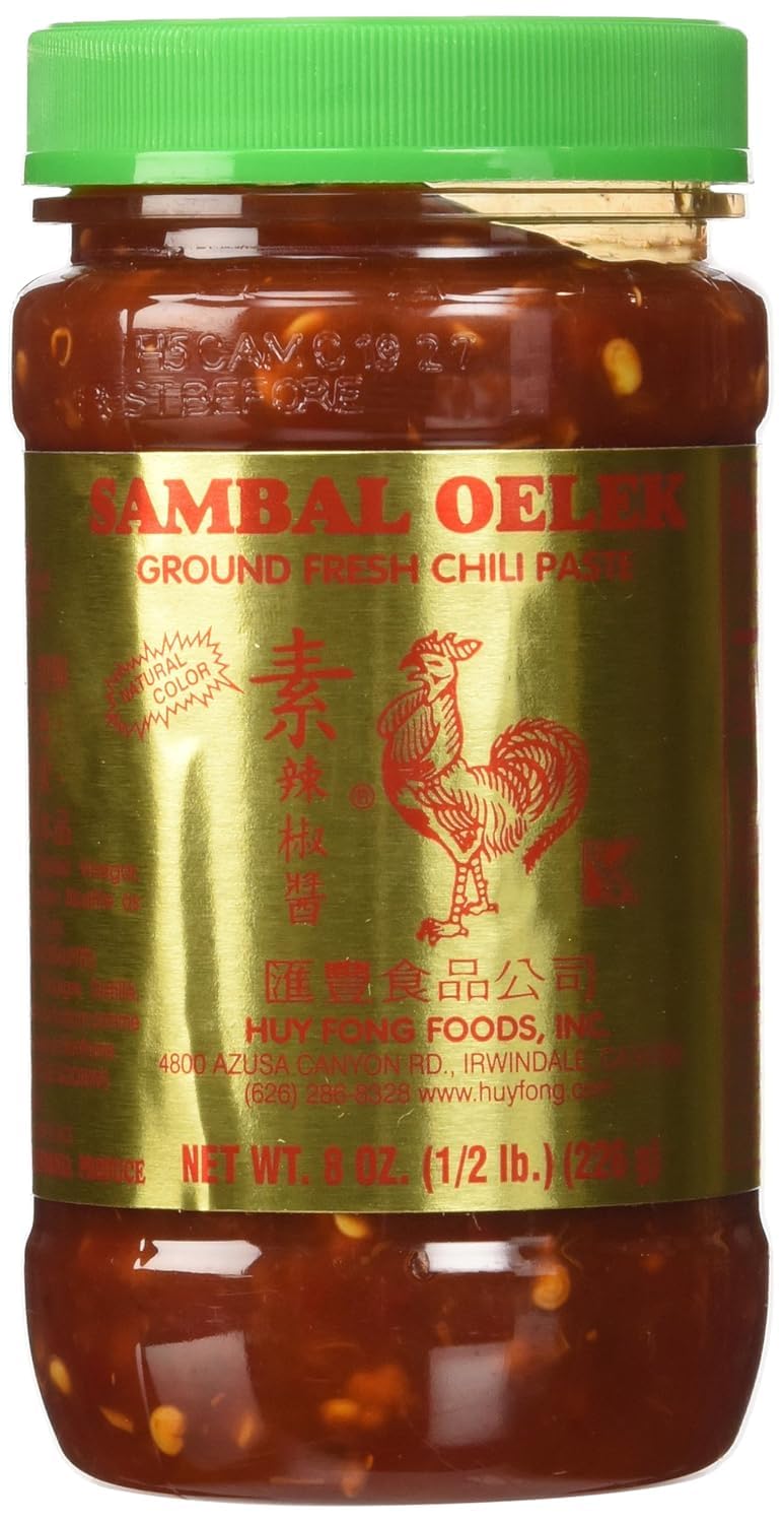 iMoZai open jar close-up revealing chunky chili texture and fresh flavor