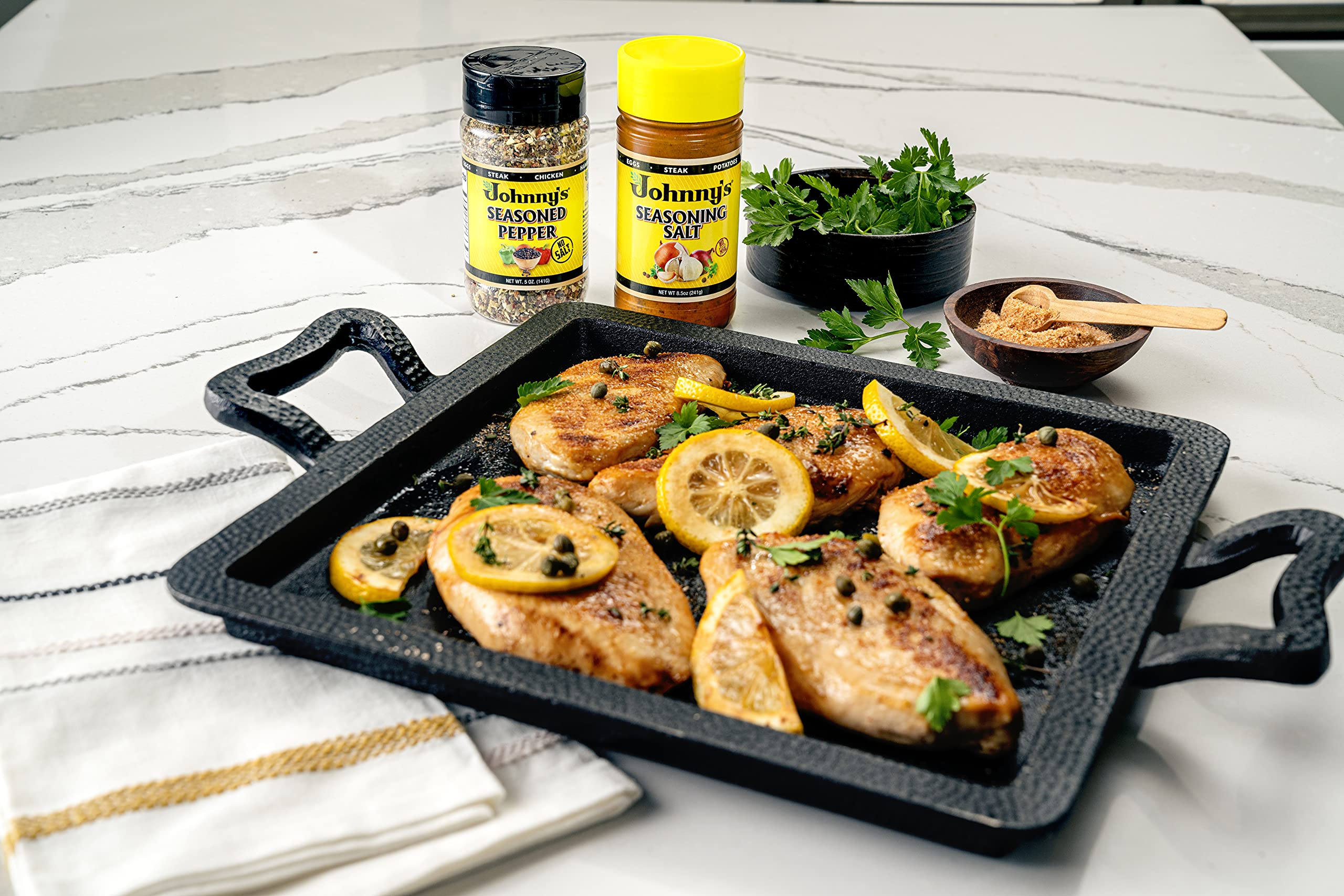 Johnny's seasoned pepper texture close-up highlighting pepper flakes and seasoning complexity for bold flavor