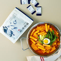 Jwellfood tablet dissolving in pot demonstrating quick broth preparation