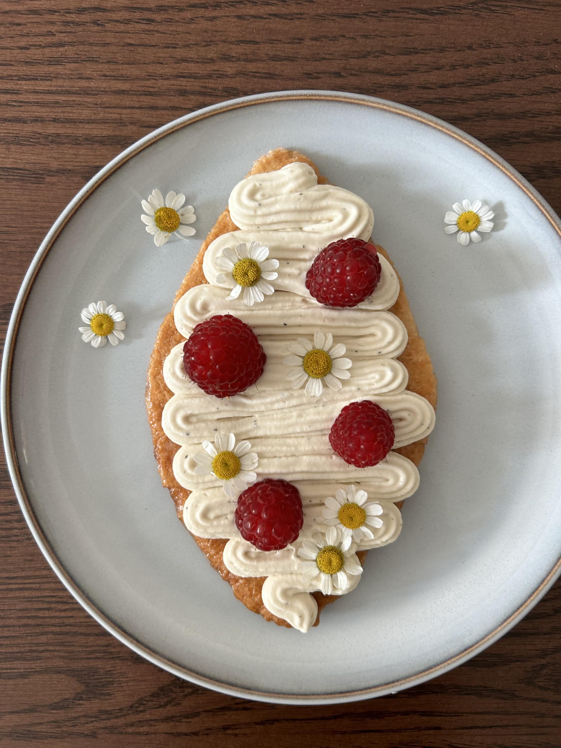 K FOOD croissant bites sprinkled atop yogurt showing crunchy topping benefit