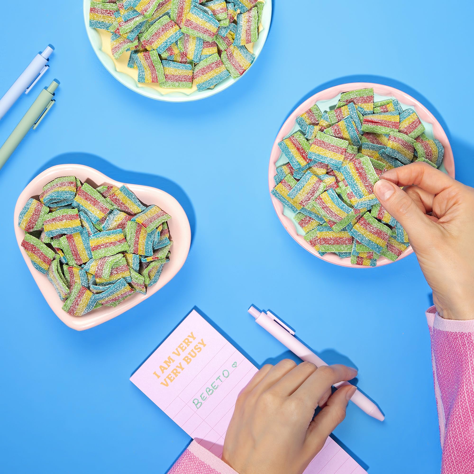 Kervan belts used as cake decoration adding colorful visual appeal