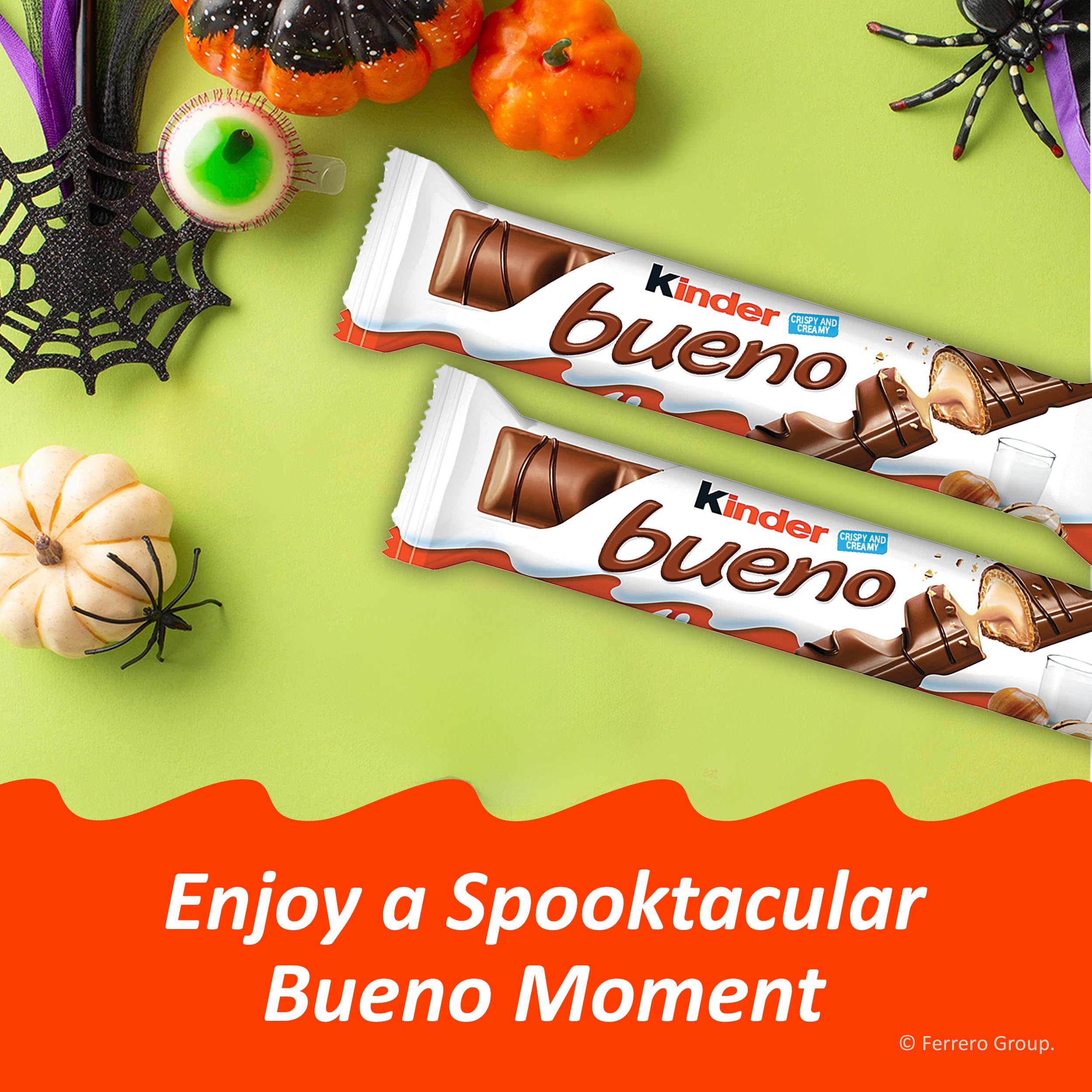 Kinder Bueno close-up exposing smooth hazelnut cream and chocolate glaze