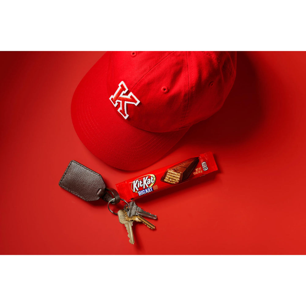 Kit Kat BIG KAT snapped section highlighting the satisfying crunch and texture
