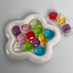 Klevra gem placed as a cake topper illustrating upscale presentation advantage