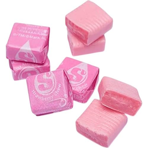 KLUB BULK close-up of soft strawberry chew texture highlighting fruit chew appeal
