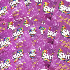 KLUB BULK front bag showing resealable window and wild berry variety, highlights easy storage