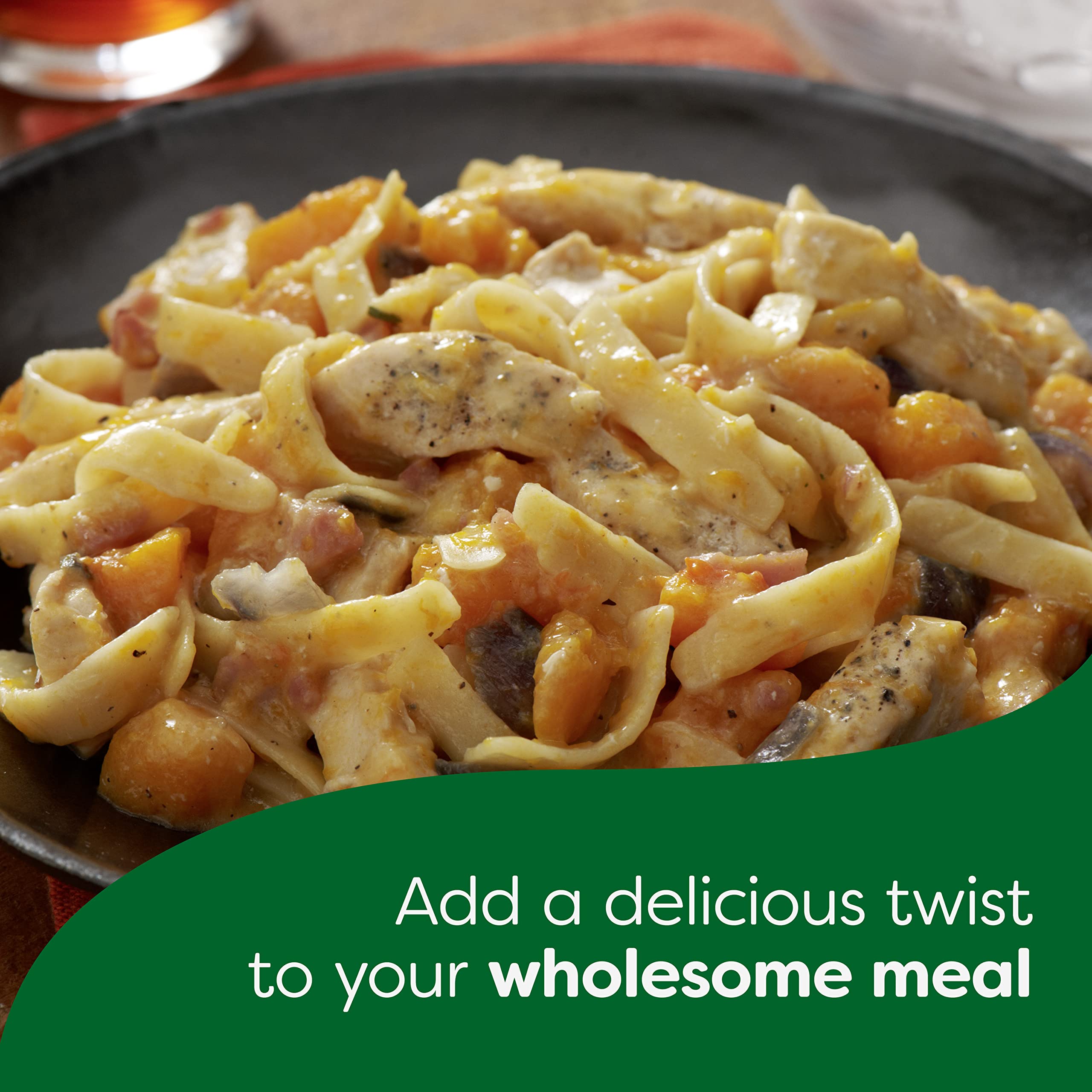 Knorr close-up of fettuccine texture and vegetables highlighting hearty bite