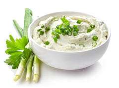 Laura Scudder's green onion powder close-up texture for easy mixing and consistent flavor