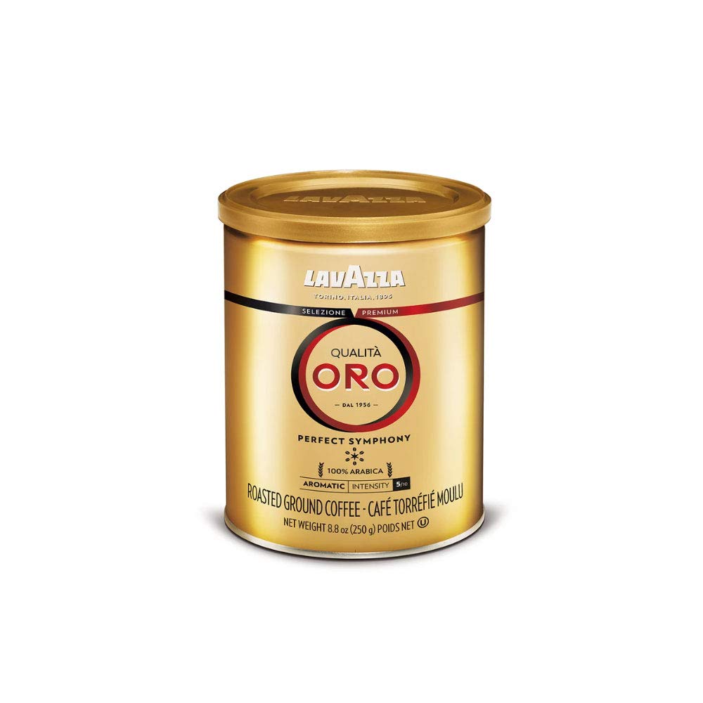 Lavazza Qualità Oro espresso shot pouring, showcasing crema benefit